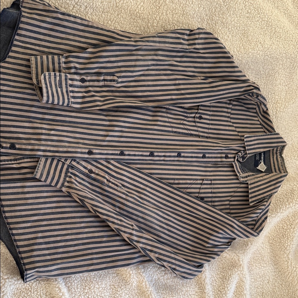 Wrangler Blue and Cream Striped Shirt